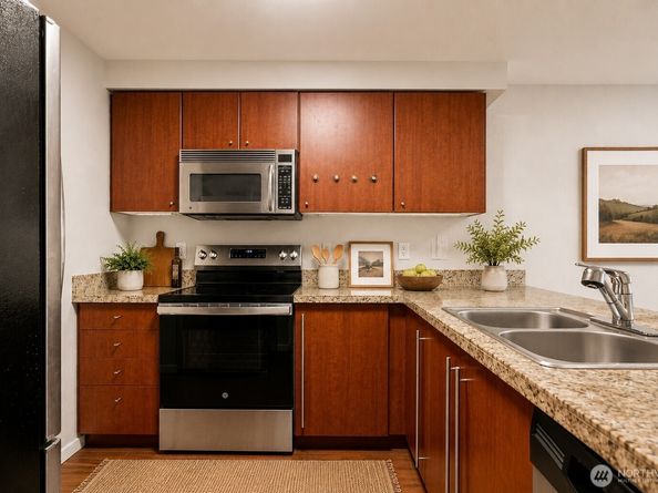 11309 NE 128th Street F104, Kirkland WA 98034