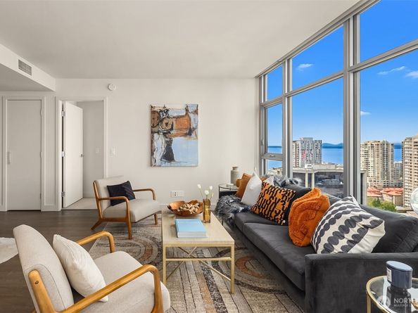 588 Bell Street 2201S, Seattle WA 98121