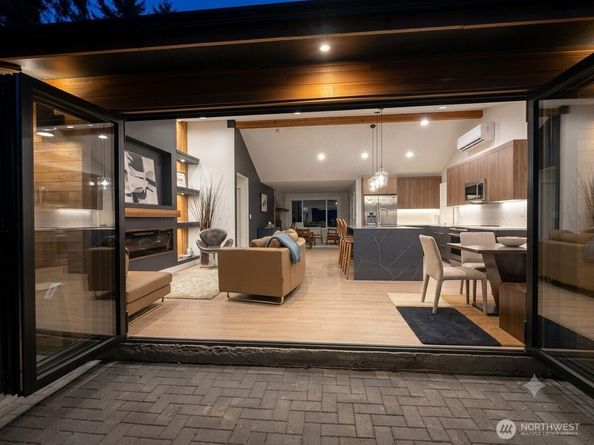 12631 94th Avenue NE, Kirkland WA 98034