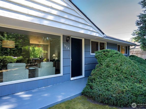 1924 NE 130th Place, Seattle WA 98125