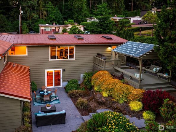 15734 SE 26th Street, Bellevue WA 98008