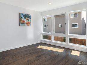 7526 43rd Avenue S A, Seattle WA 98118