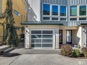7526 43rd Avenue S A, Seattle WA 98118