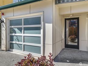 7526 43rd Avenue S A, Seattle WA 98118