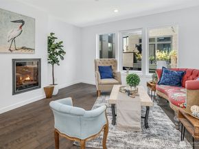7526 43rd Avenue S A, Seattle WA 98118