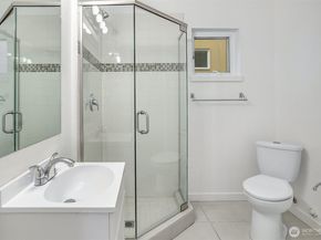 7526 43rd Avenue S A, Seattle WA 98118