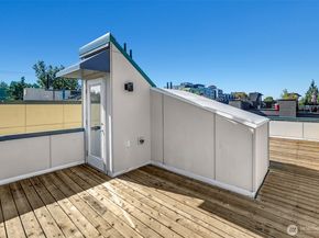7526 43rd Avenue S A, Seattle WA 98118