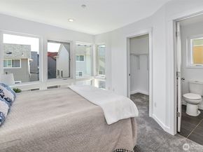 7526 43rd Avenue S A, Seattle WA 98118