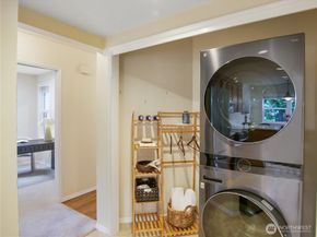 22471 SE 42nd Terrace 2204, Issaquah WA 98029