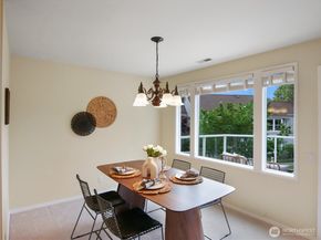 22471 SE 42nd Terrace 2204, Issaquah WA 98029