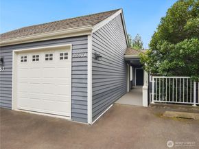 22471 SE 42nd Terrace 2204, Issaquah WA 98029