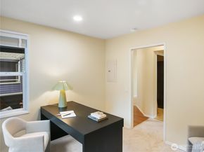 22471 SE 42nd Terrace 2204, Issaquah WA 98029