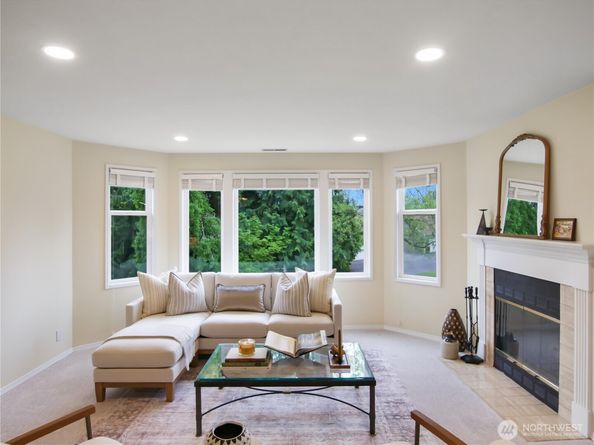 22471 SE 42nd Terrace 2204, Issaquah WA 98029