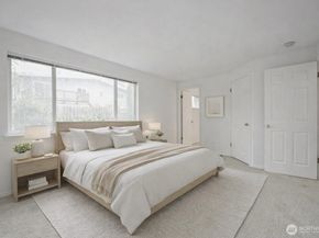 3904 NE 5th Place, Renton WA 98056