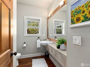 4810 Rose Avenue NE, Bainbridge Island WA 98110