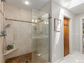 4810 Rose Avenue NE, Bainbridge Island WA 98110