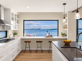 4692 Rockaway Beach Road NE, Bainbridge Island WA 98110