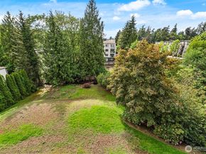 321 Bellevue Way SE 403, Bellevue WA 98004