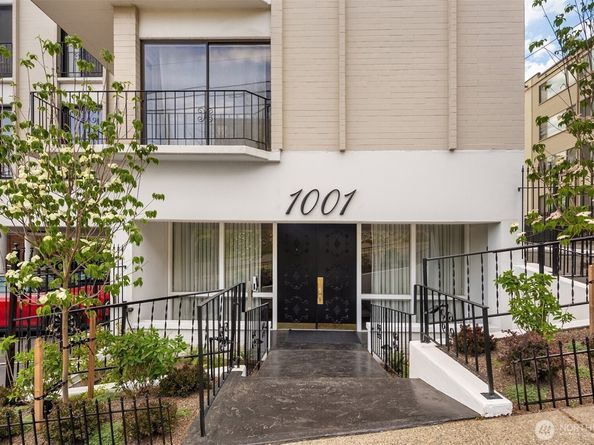 1001 Queen Anne Avenue N 303, Seattle WA 98109