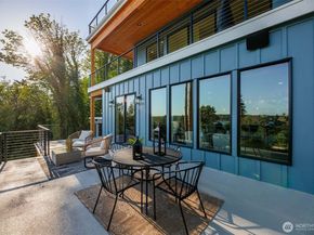 10719 Lake View Drive, Lake Stevens WA 98258