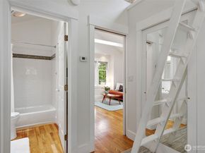 1601 22nd Avenue 2118, Seattle WA 98122
