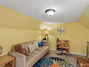 11633 NE 92nd Street, Kirkland WA 98033