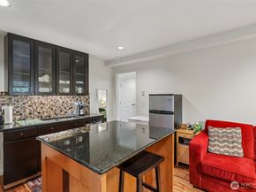11633 NE 92nd Street, Kirkland WA 98033