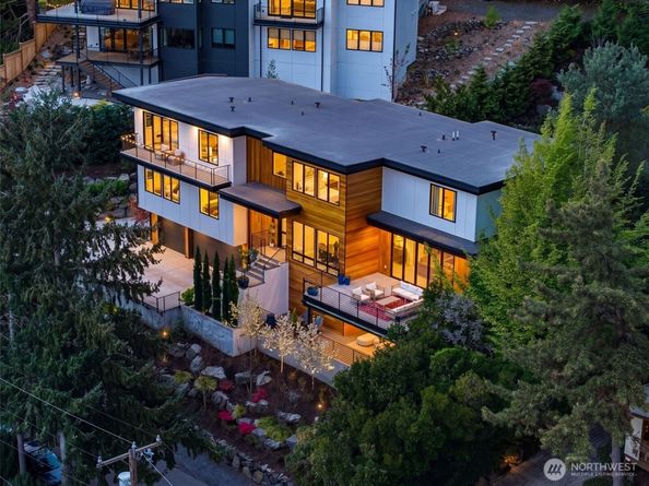 9818 SE 42nd Place, Mercer Island WA 98040