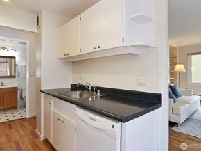 1200 Boylston Avenue 304, Seattle WA 98101