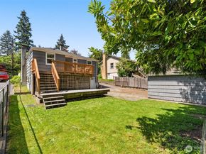 14032 Stone Avenue N, Seattle WA 98133