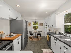 14032 Stone Avenue N, Seattle WA 98133