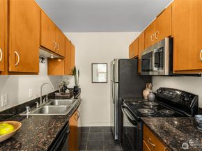 715 24th Avenue 306, Seattle WA 98122