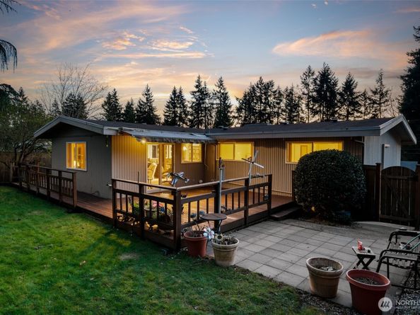 24 158th Place SE, Bellevue WA 98008