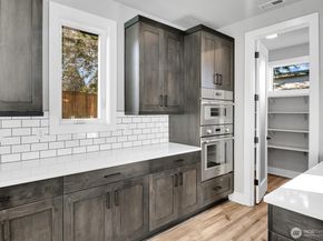 1113 N 39th Court, Renton WA 98056