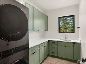 300 SE 208th Street, Bothell WA 98012