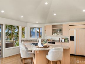 936 170th Place SE, Bellevue WA 98008