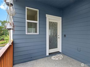 2440 Seringa Avenue, Bremerton WA 98310