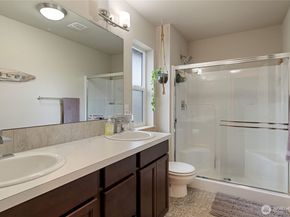 2440 Seringa Avenue, Bremerton WA 98310