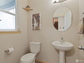2440 Seringa Avenue, Bremerton WA 98310