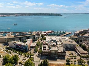 66 Bell Street 303, Seattle WA 98121