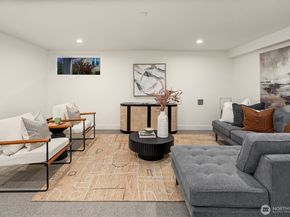 1806 E Mercer Street, Seattle WA 98112