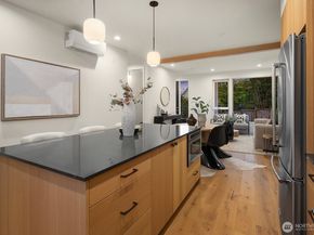 1806 E Mercer Street, Seattle WA 98112