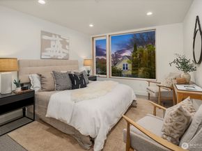 1806 E Mercer Street, Seattle WA 98112