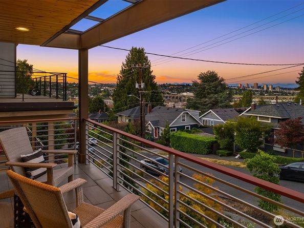 2619 Warren Avenue N, Seattle WA 98109