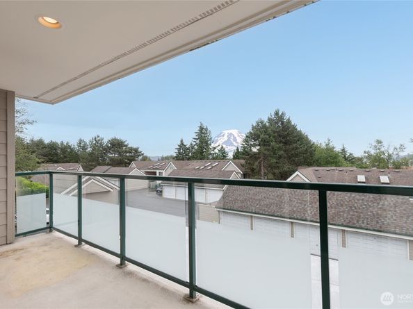15315 Sunwood Boulevard A202, Tukwila WA 98188