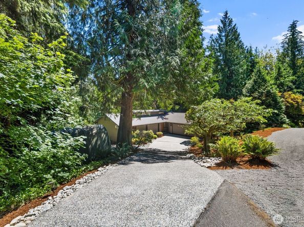 15826 266th Avenue SE, Issaquah WA 98027