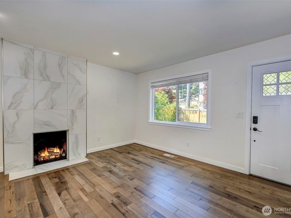 3806 35th Avenue W Unit 1, Seattle WA 98199