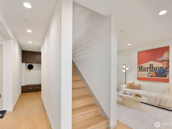 5921 32nd Avenue SW, Seattle WA 98126
