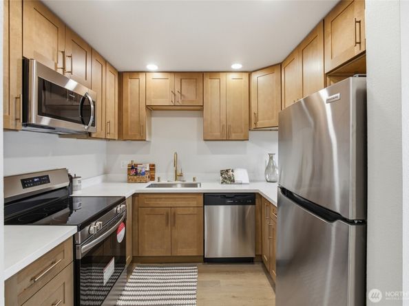 18200 NE 73rd Avenue A111, Kenmore WA 98028