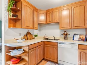 2619 Rucker Avenue 2, Everett WA 98201